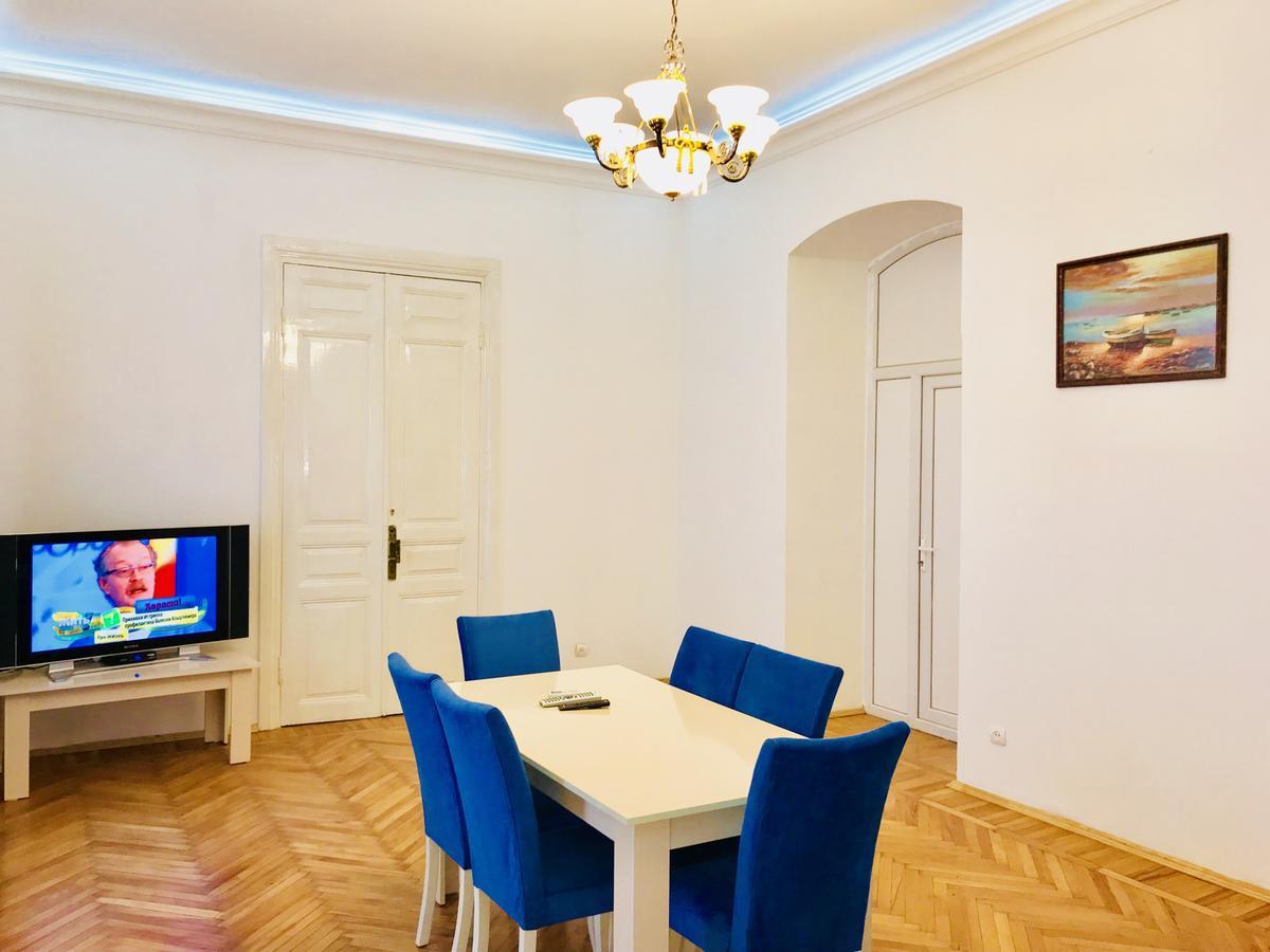 Check-In Apartment Near Fountain Square Vidadi Str Baku Exterior photo