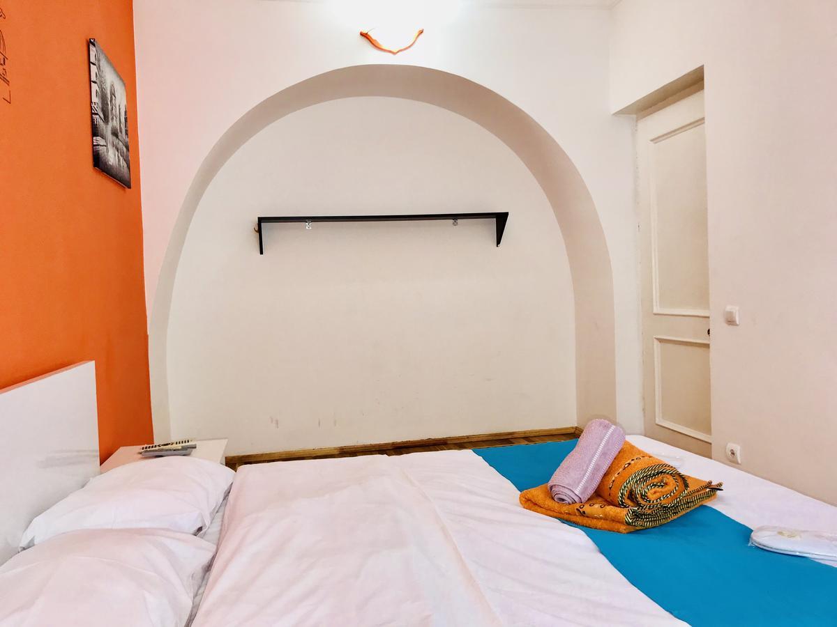 Check-In Apartment Near Fountain Square Vidadi Str Baku Exterior photo