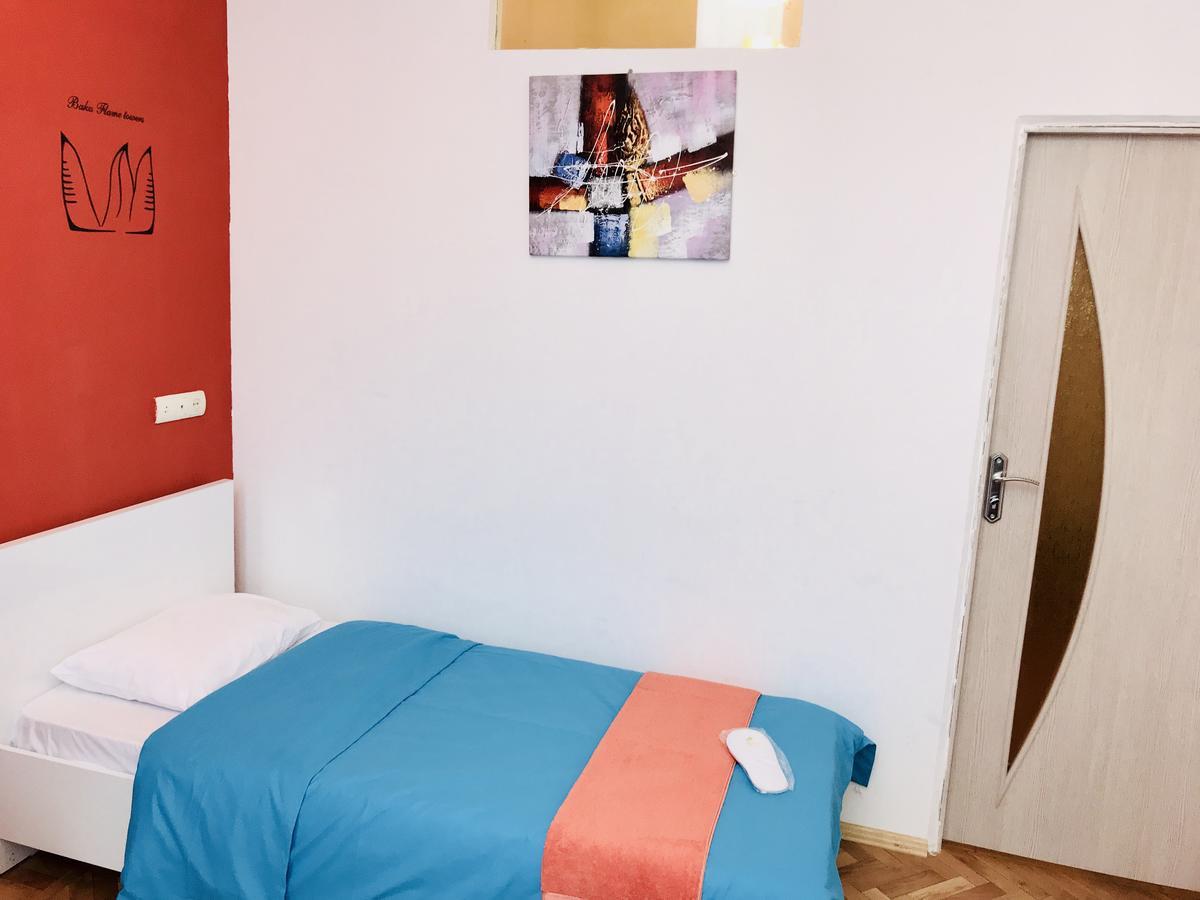 Check-In Apartment Near Fountain Square Vidadi Str Baku Exterior photo